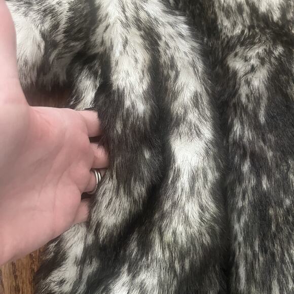 Zucchero Filato (3T) Faux Fur Coat - Picture 3 of 11